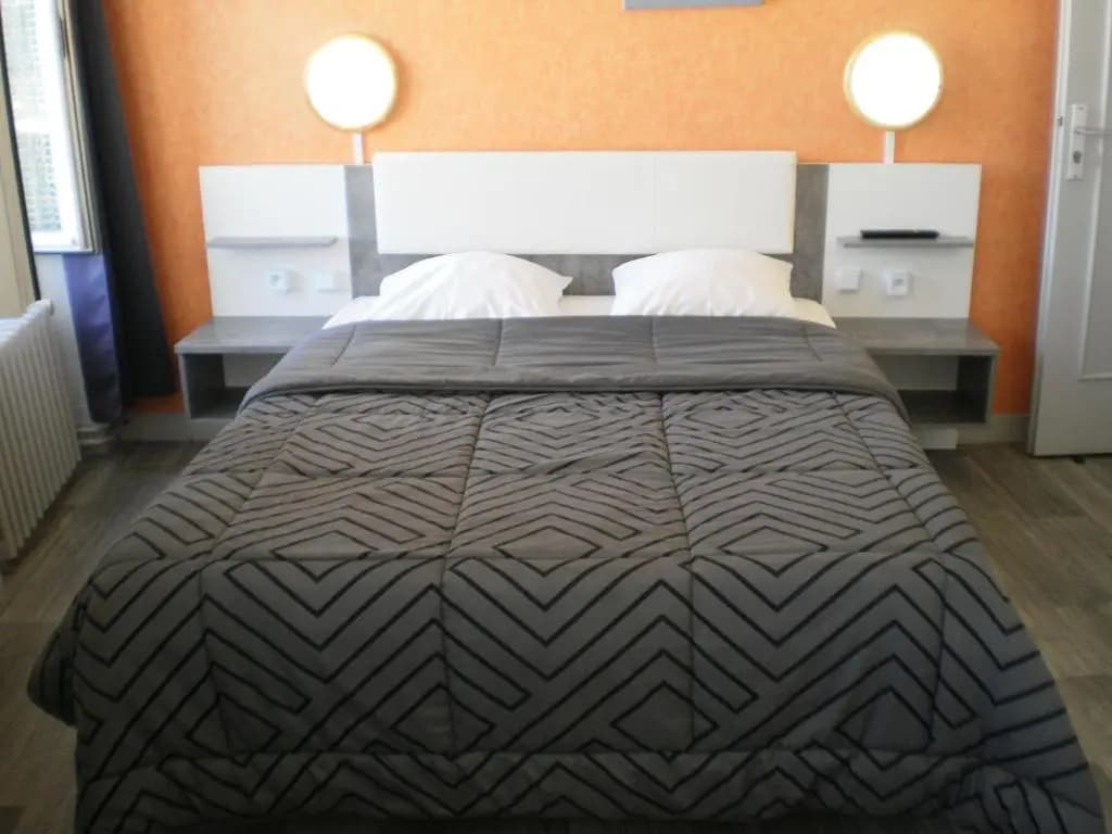 Hotel De La Gare - Photo 2