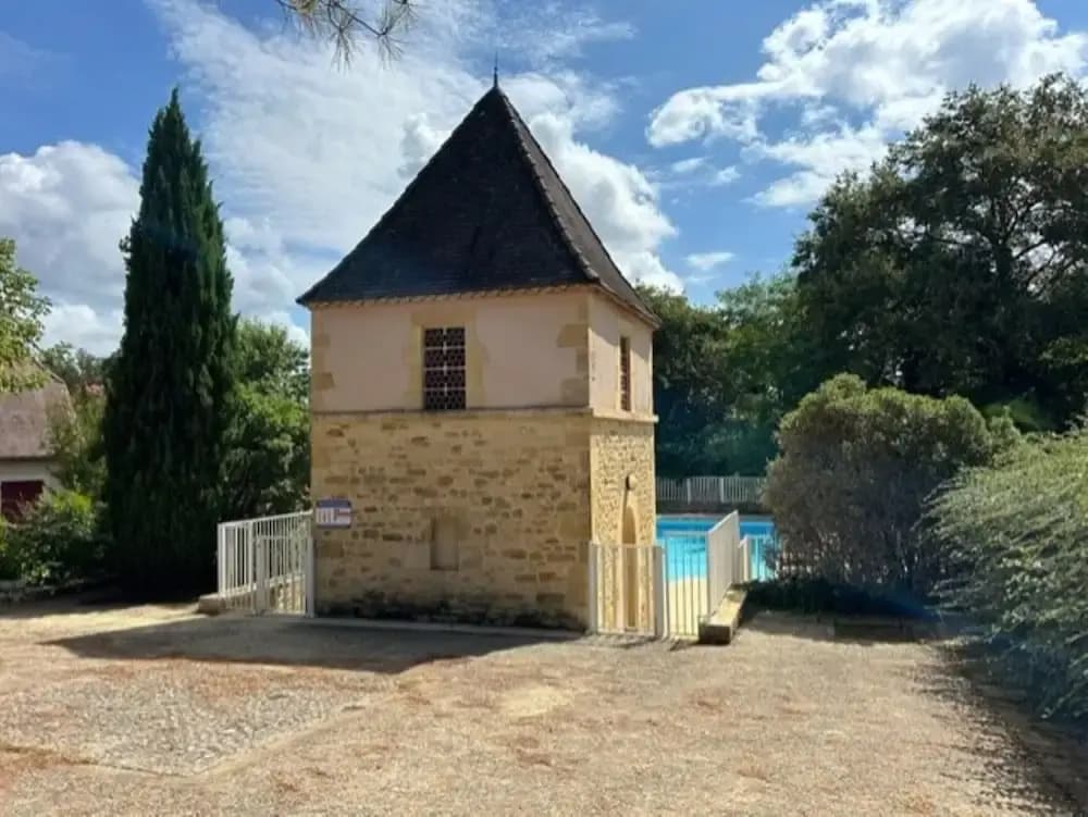 Quiet Holiday Home With Pool in the Dordogne - Miniature 7