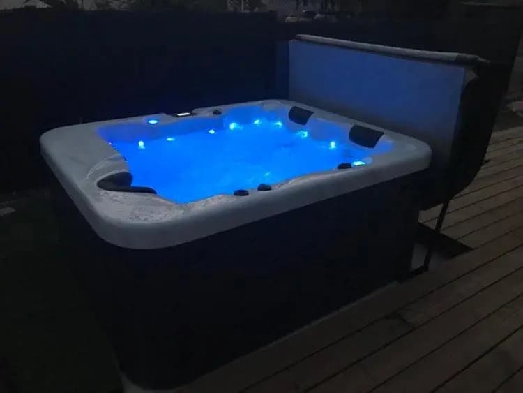 Superbe Studio meublé idéal pour couple ZEN avec SPA - Photo 4