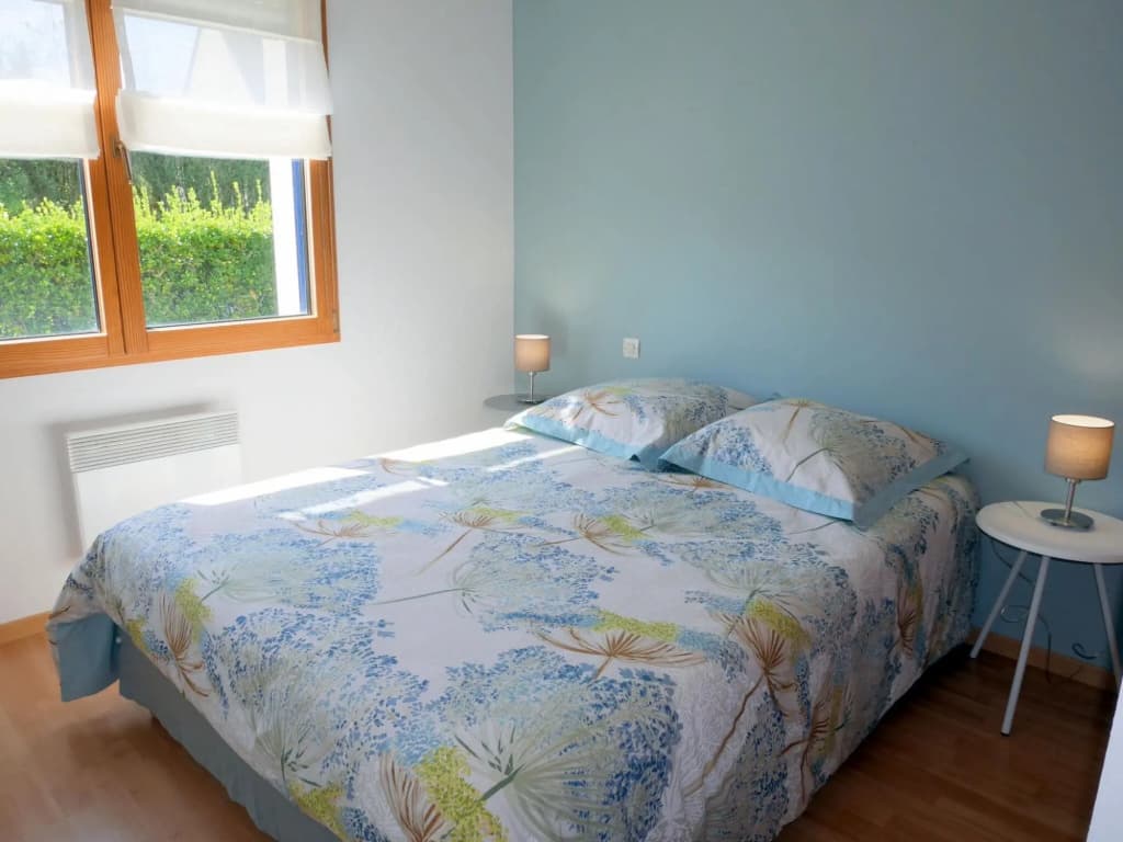 Holiday Home in Plouneour Near Sandy Beach - Photo 4