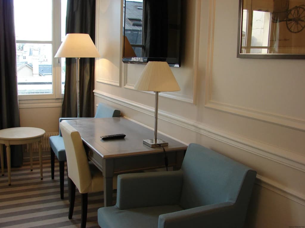 Hotel De L'Universite - Photo 4