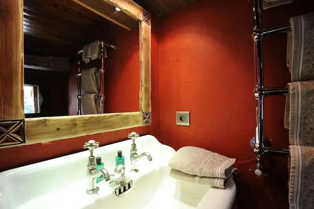 Hôtel Les Chalets de Philippe avec Jacuzzis privatifs - Miniature 8