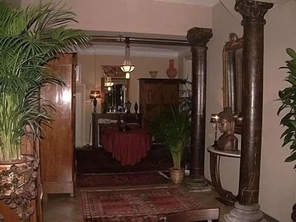 Logis Hôtel-Restaurant Le Moulin D'Artres - Photo 2