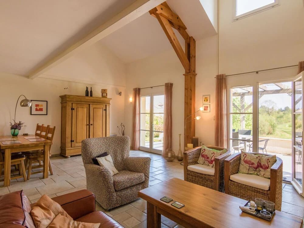 Luxurious Villa in Rouzede with Private Pool - Photo 4