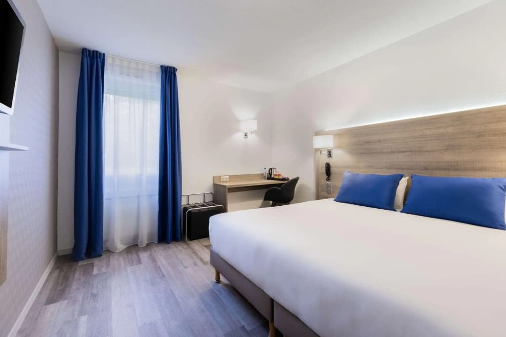 Quality Hotel Le Circuit - Le Mans - Photo 3