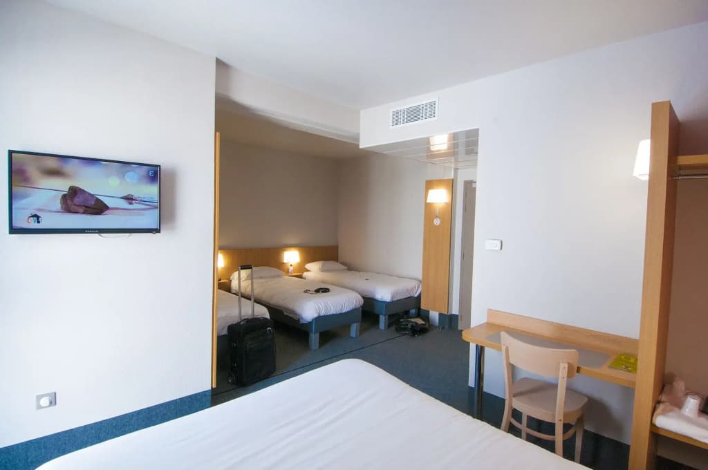 B&B HOTEL LA ROCHELLE Beaulieu Puilboreau - Miniature 6
