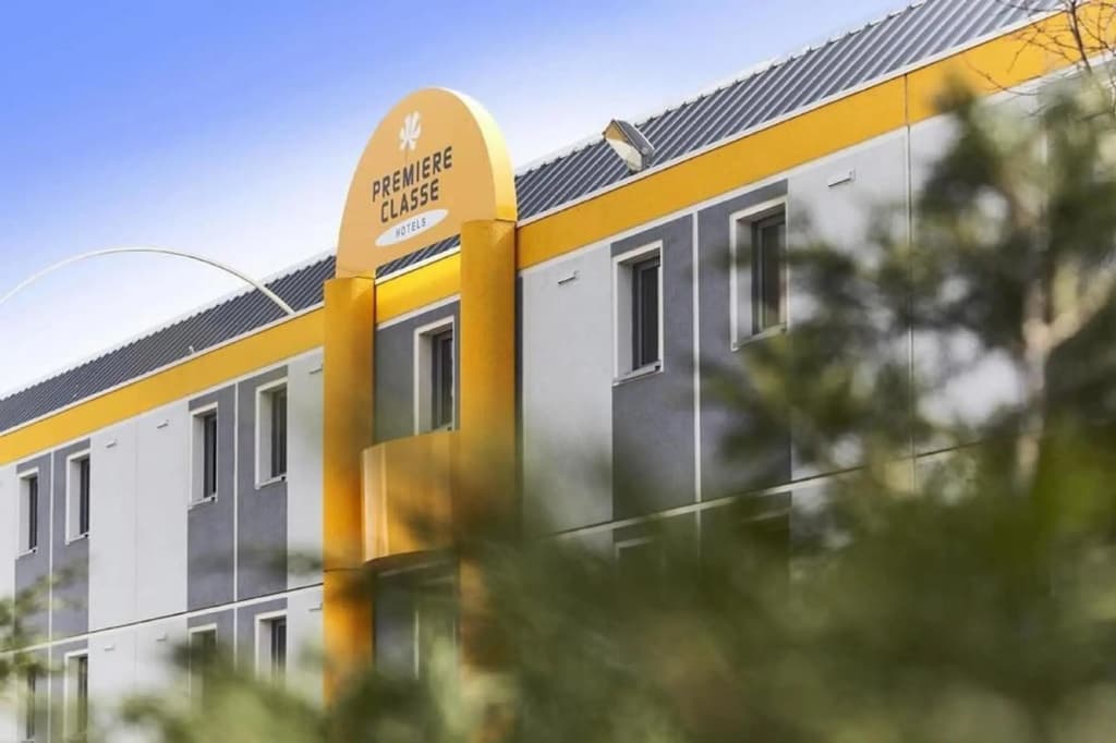 Premiere Classe Saint Brice Sous Forêt - Photo 1