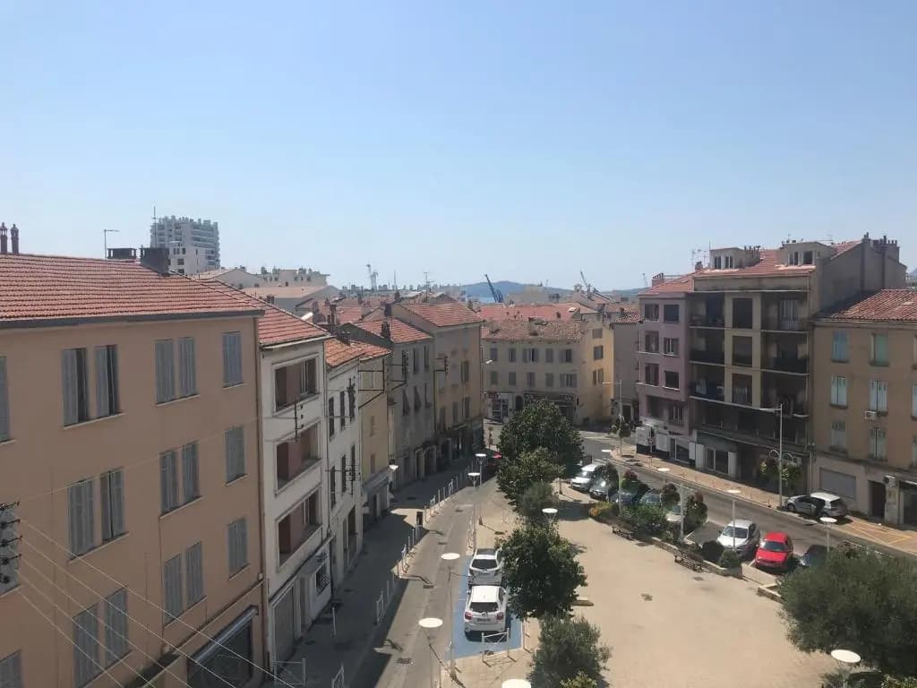 Appartement proche centre ville, port, et mont Faron - Photo 1