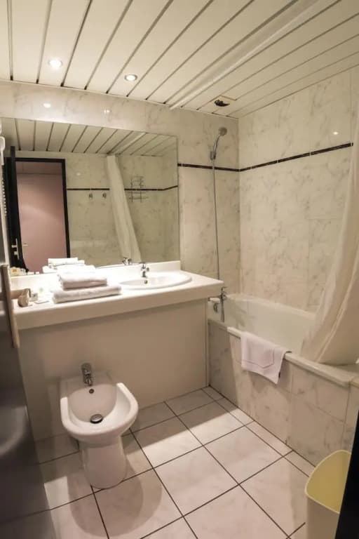 America Hotel Lourdes - Miniature 8