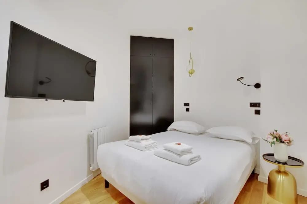 Authentic apt - 2br/6p - Rue des Martyrs - Opera - Photo 3