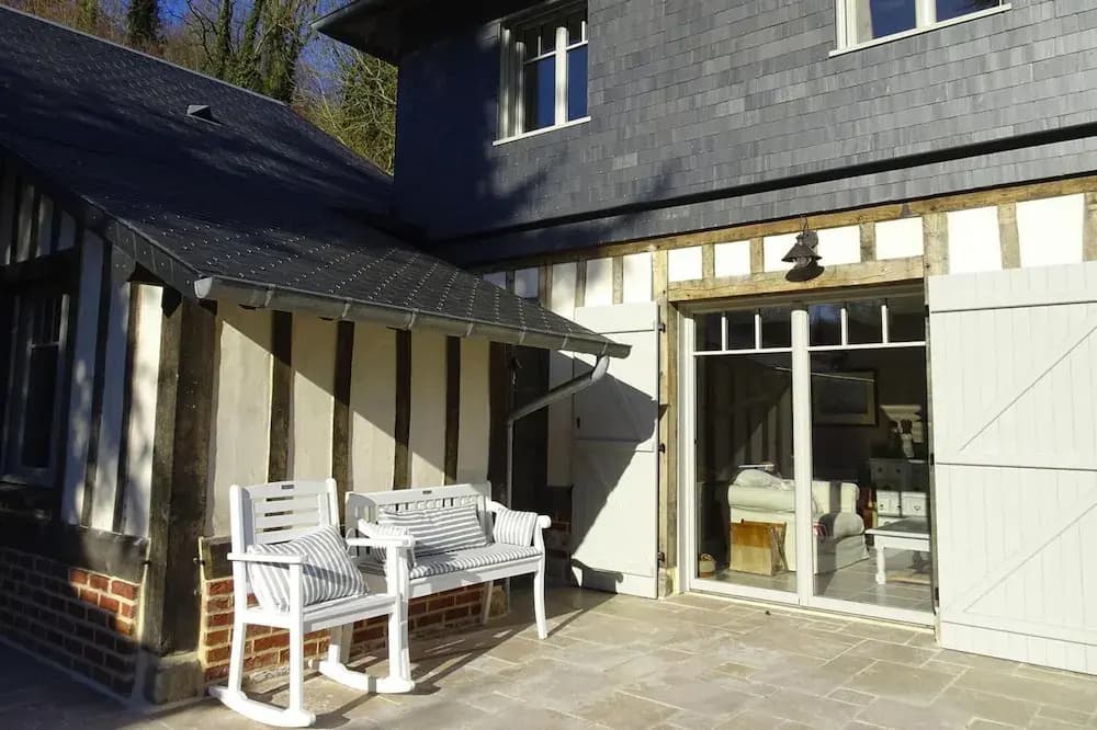 House in Normandy With Sauna & Coastal Charm - Photo 1