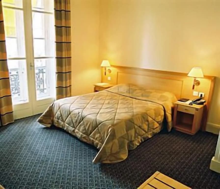 Hotel Le Bourbon - Photo 4