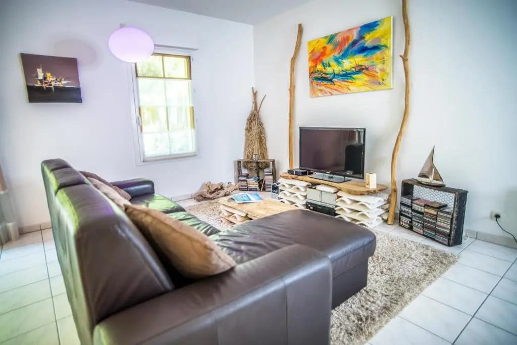 Appartement 90 m2 avec parking terrasse balcons, proche du port et plages - Miniature 6