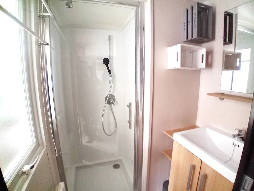 Mobil-Home Trois Chambres - Miniature 7