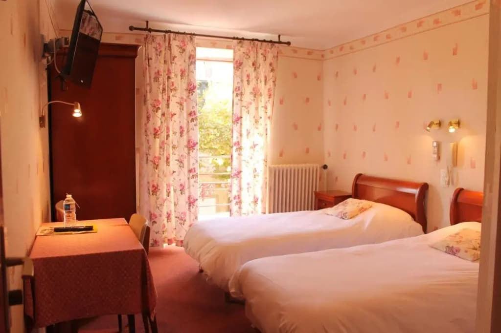 Hotel Le Commerce - Photo 4