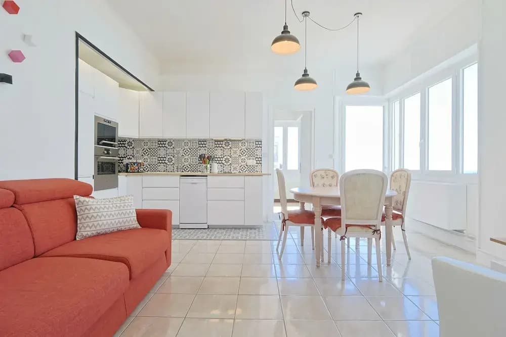 L Horizon in Cannes With 2 Bedrooms and 1 Bathrooms - Photo 2