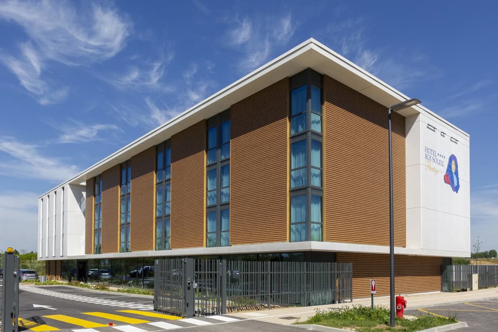 Hôtel Roi Soleil Prestige Plaisir - St Quentin - Photo 1