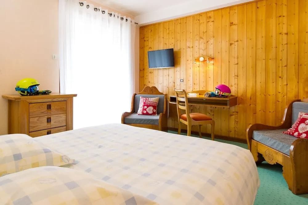 Hôtel Restaurant SPA Les Soldanelles - Photo 2