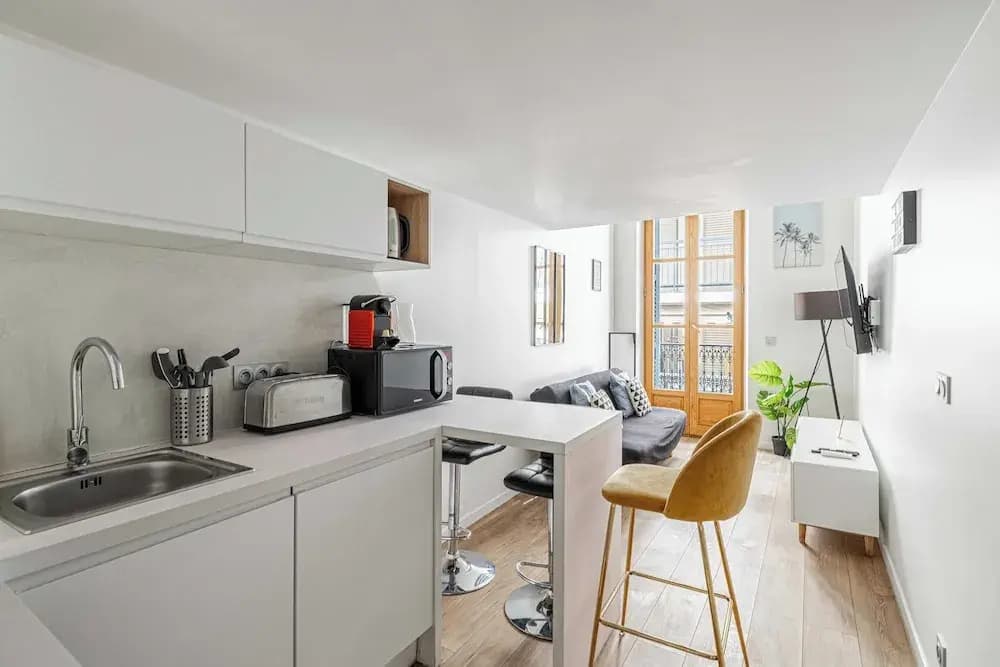 Bright Duplex With a Mezzanine - Cannes Center - Miniature 8
