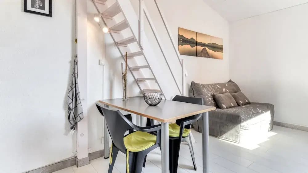Modern Stay by the Beach - Miniature 6