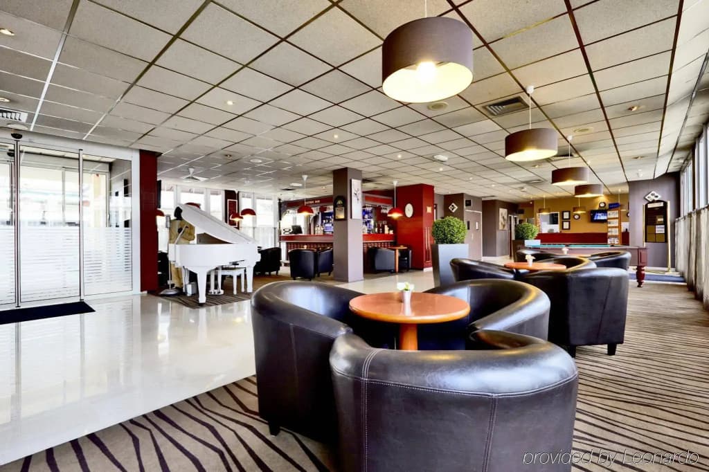 Hotel Mercure Marne la vallée Bussy St. Georges - Photo 2