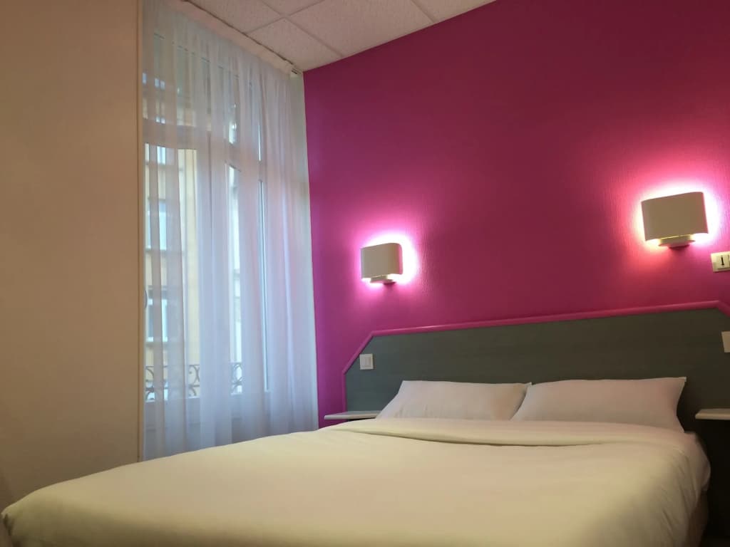 Hotel Escurial - Photo 2
