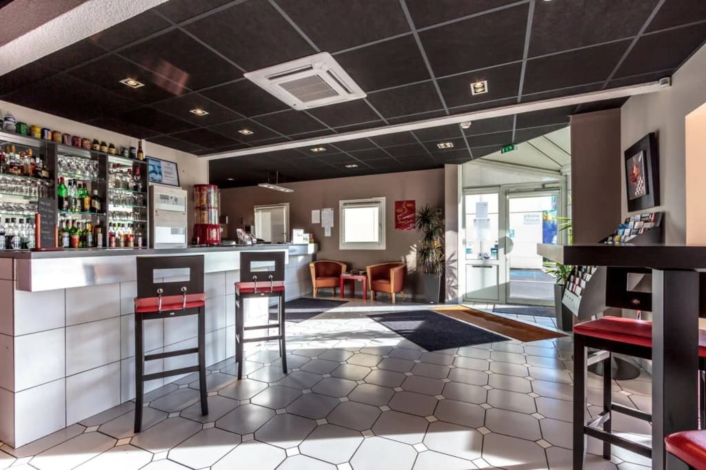 Hôtel Lune Etoile La Pardieu - Photo 2