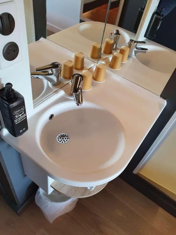 Ibis Budget Saint Lo - Miniature 8