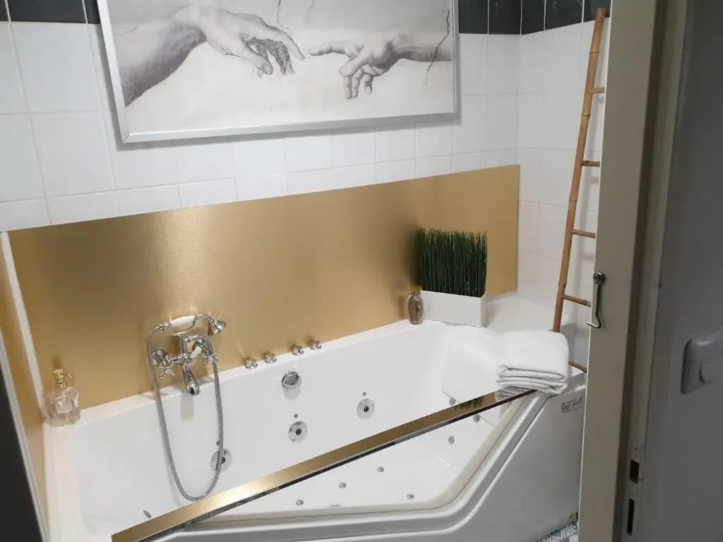 Les Précieuses Suites & Spa I - Miniature 7