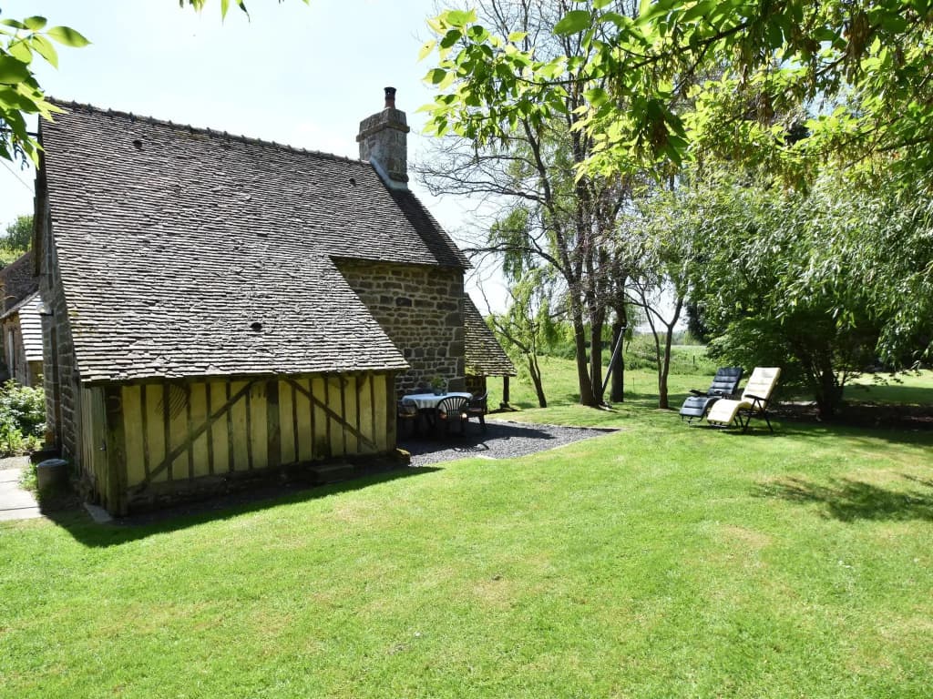 Cozy Holiday Home in Ceauce near Lake - Photo 4