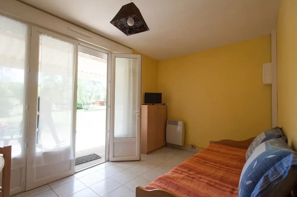 Beautiful Gite With Terrace in Sauze-vaussais - Photo 3