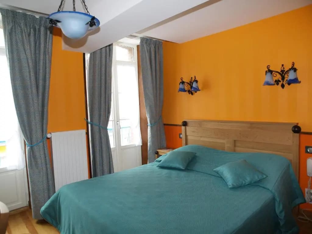 Hotel De Calais - Photo 5