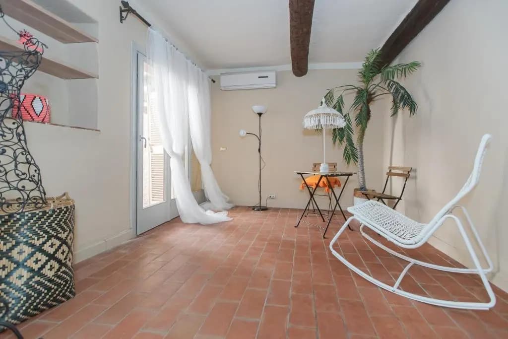 RARE: 110m² climatisés avec terrasse. 2 Chambres - Photo 4