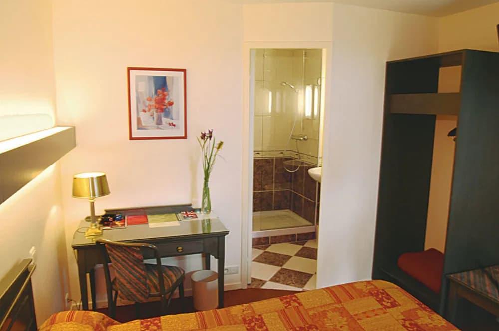 Hôtel Le Saint Louis - Miniature 6
