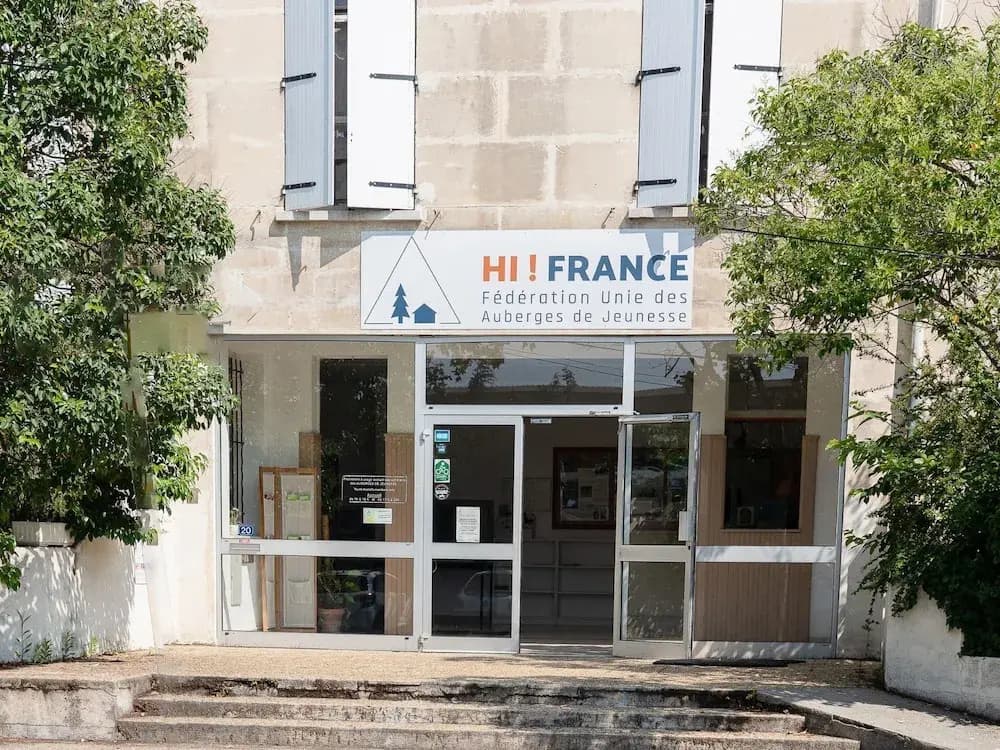 Auberge de Jeunesse HI Arles - Photo 1