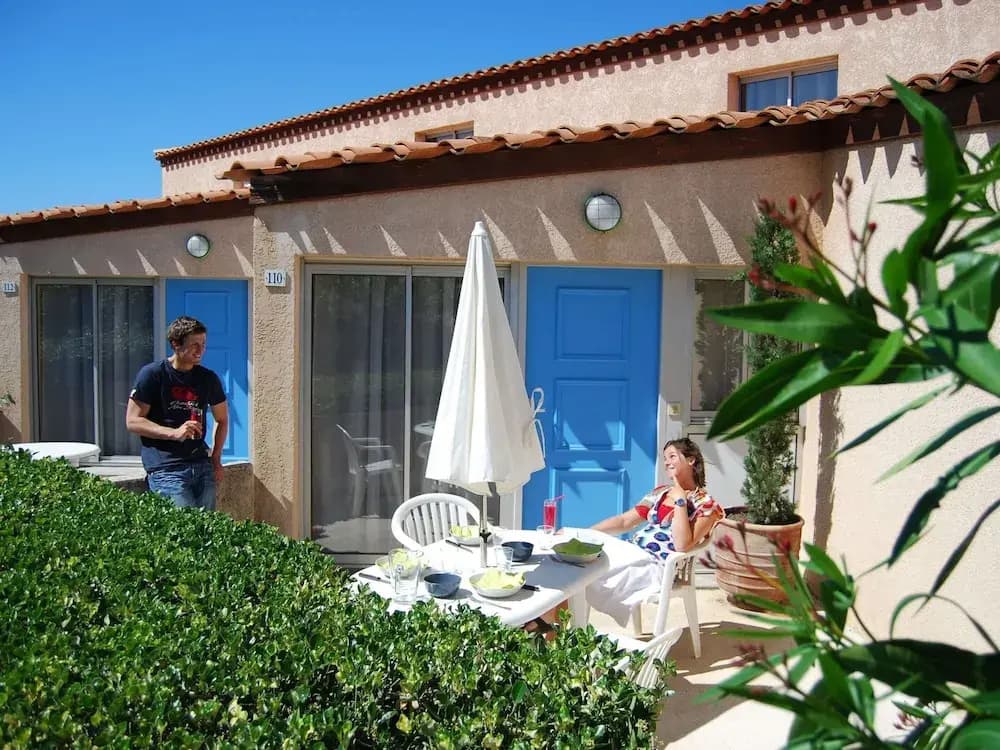 Villa in France With Garden and Terrace - Miniature 7