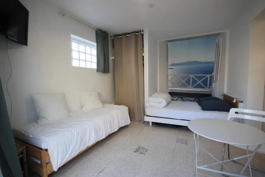 Face à la mer, Joli Studio de plain pied climatisé, exposé plein sud, pour 2 à 4 couchages, à seulement 10m de la plage LX...