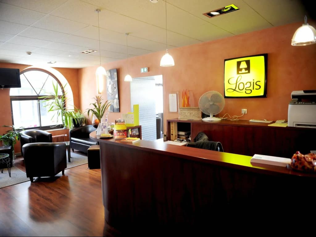 Logis Central Hôtel & Spa - Photo 2