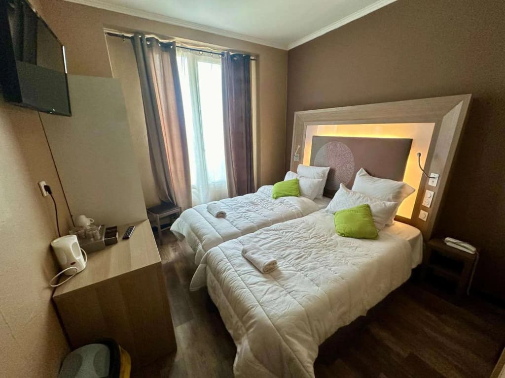 Hotel Victor Hugo - Photo 5