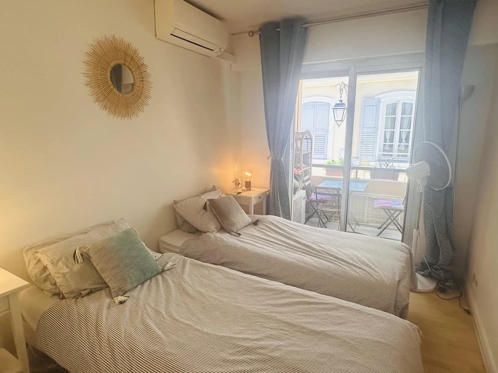 Lovely one Bedroom Apartment With Balcony Wifi Just Minutes Walk From Palais and Cannes Beaches - 109 - Photo 4
