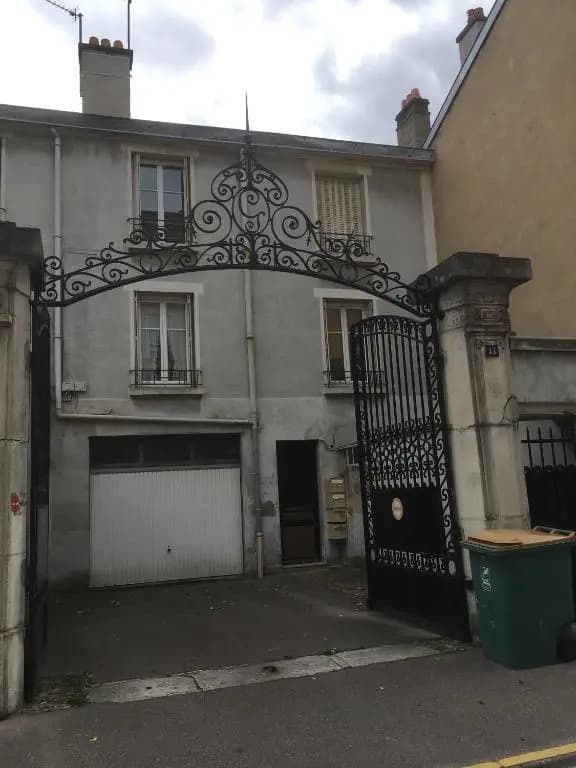 Le Campus Victoria II - Train Station & Isabey St - 75m2 - Photo 1