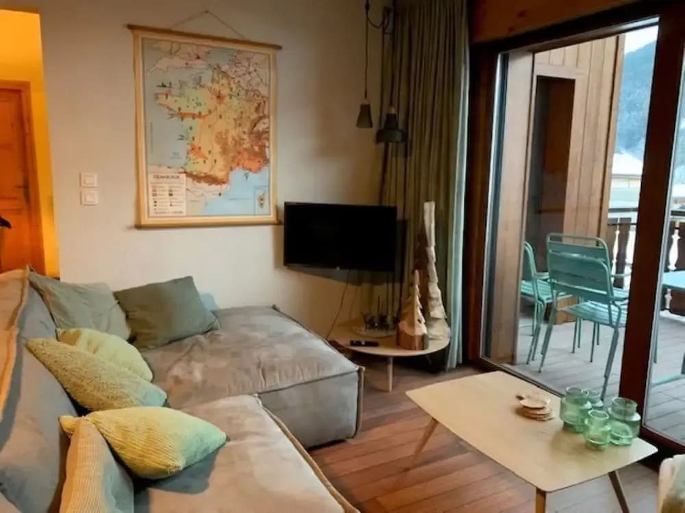 Spacious Apartment With Balcony in the French Alps - Miniature 8