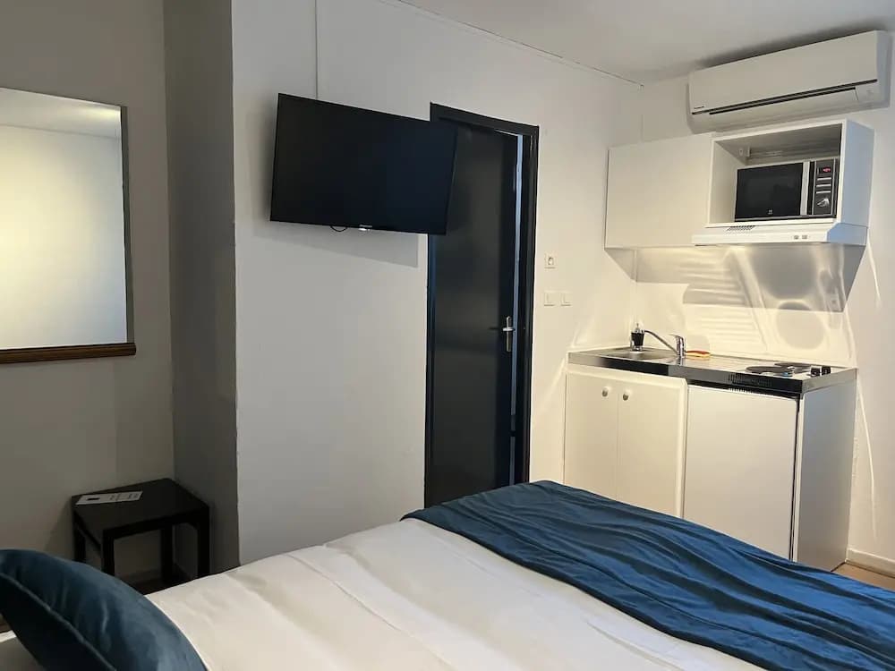 AppartHotel Festival Sud Suites - Gare TGV - Photo 3
