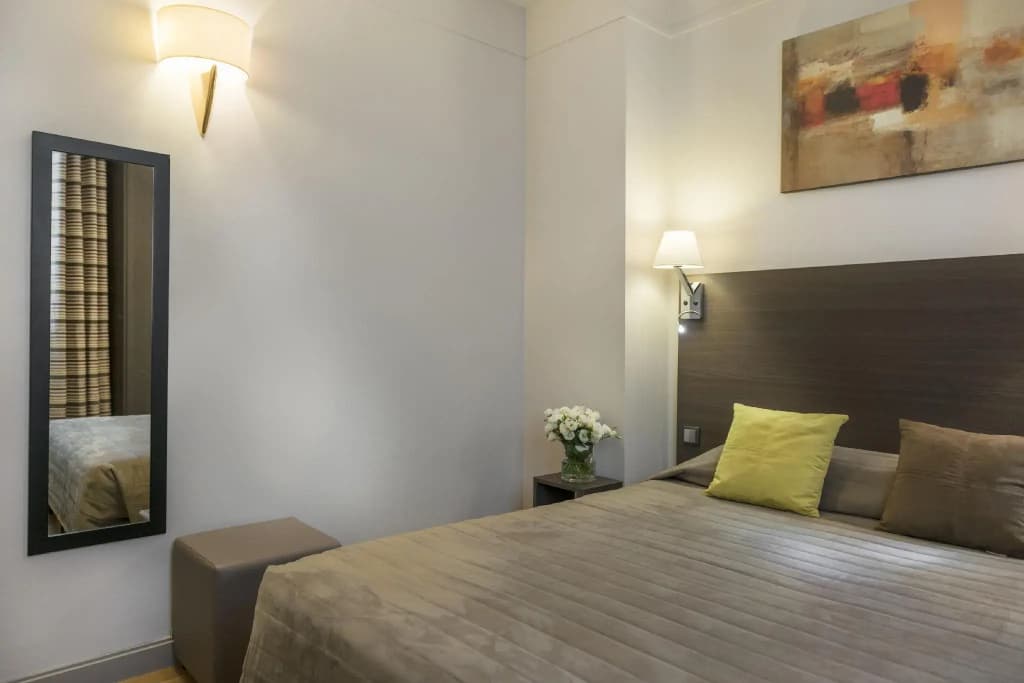 Beaugency Hotel - Miniature 6