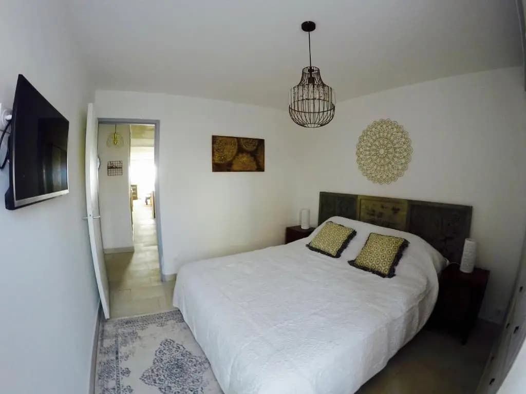 Nouvelle annonce : Appartement rénové de 66m2 pleine vue mer! - Photo 2