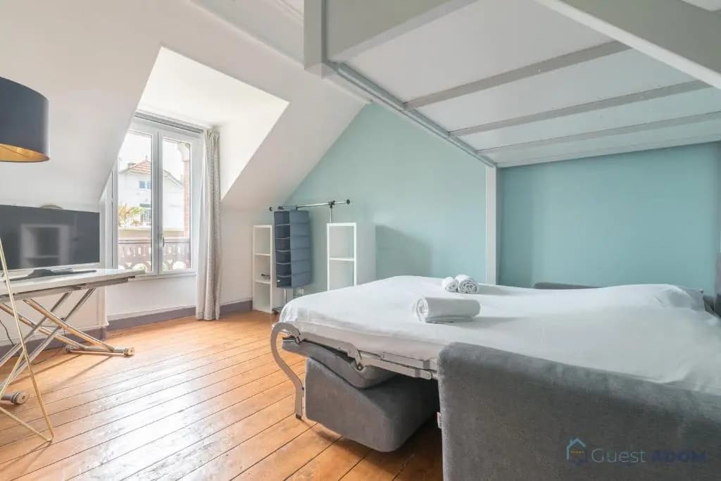 Maison avec jardin de 1200m et billard - Photo 5