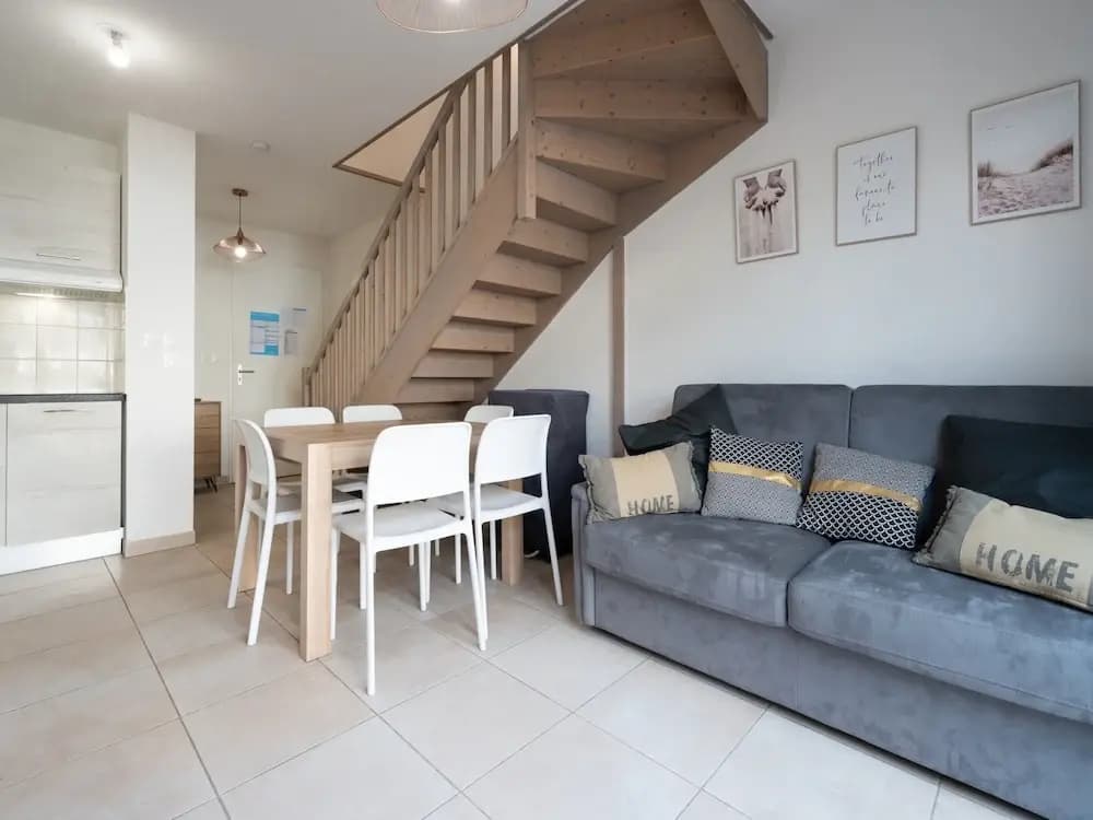 Family Retreat by Serignan Sea - Miniature 6