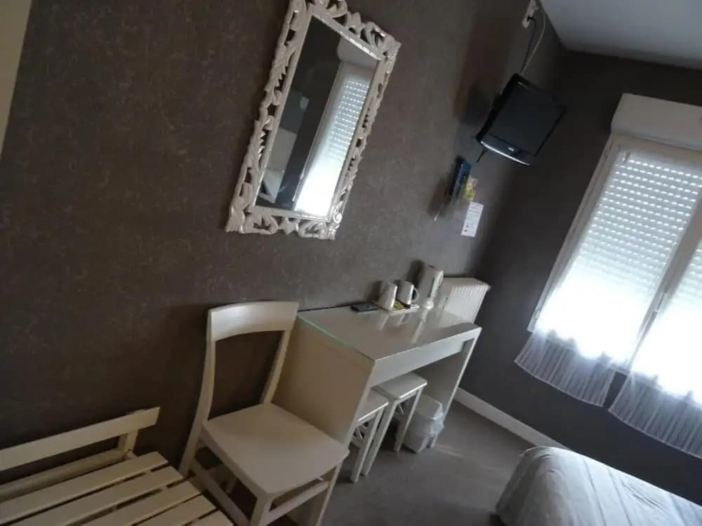 Hotel Au Bon Accueil - Photo 3