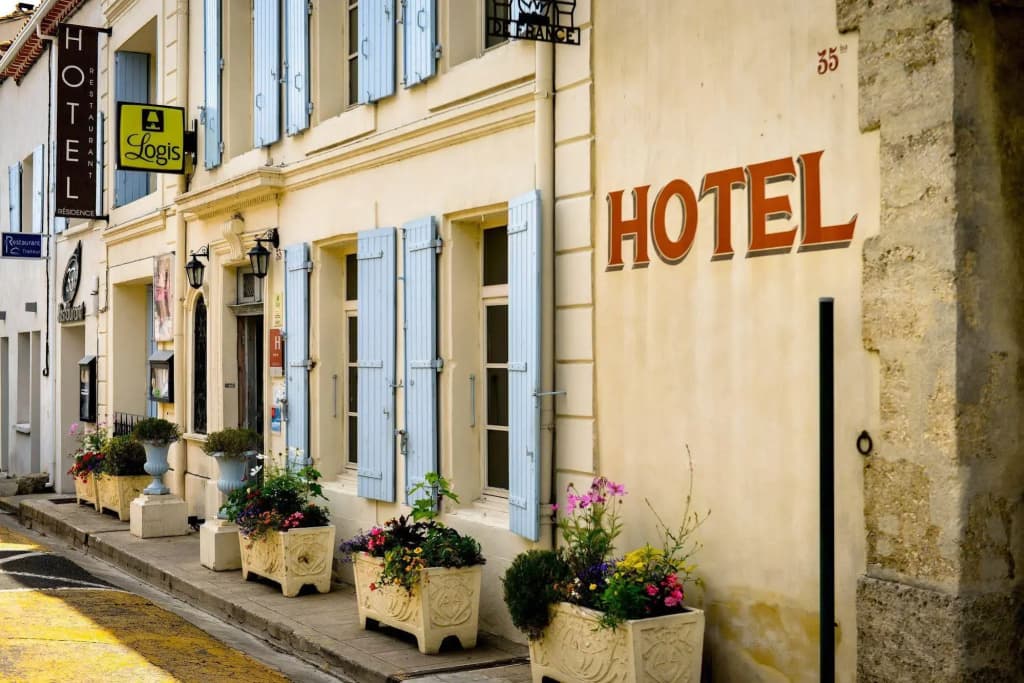 Logis Hôtel Restaurant Résidence - Photo 1