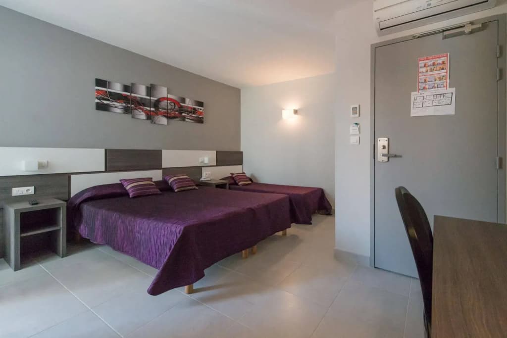 Hôtel Holidays & Work - Photo 5